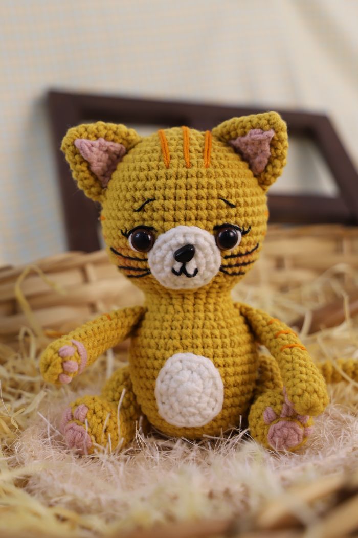 Gatinho crocheteiro mostarda